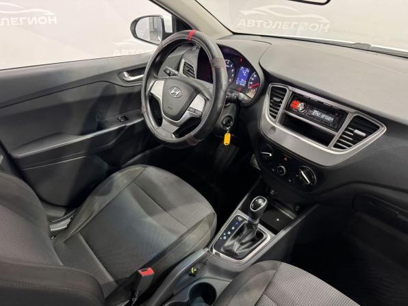 Hyundai Solaris II Рестайлинг с пробегом 2020 года, цена 830 000 рублей, 332494 км, седан, Автокод Объявления