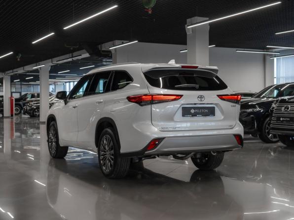Toyota Highlander IV (XU70) с пробегом 2025 года, цена 5 500 000 рублей, 50 км, внедорожник, Автокод Объявления