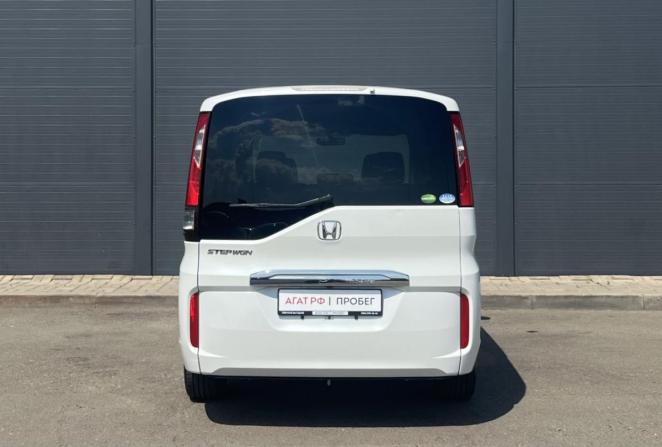 Honda Stepwgn V Рестайлинг с пробегом 2018 года, цена 1 860 000 рублей, 100000 км, минивэн, Автокод Объявления