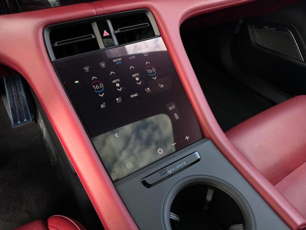 Porsche Taycan I с пробегом 2021 года, цена 12 990 000 рублей, 5680 км, седан, Автокод Объявления