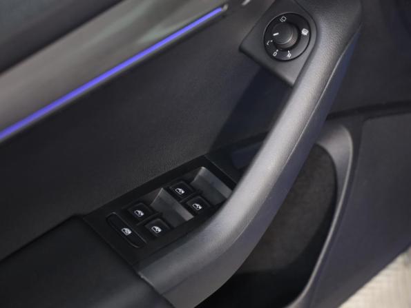 Skoda Octavia III (A7) Рестайлинг с пробегом 2018 года, цена 2 059 000 рублей, 127703 км, лифтбек, Автокод Объявления