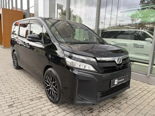 Toyota Voxy III (R80) Рестайлинг с пробегом 2018 года, цена 2 120 000 рублей, 171144 км, минивэн, Автокод Объявления