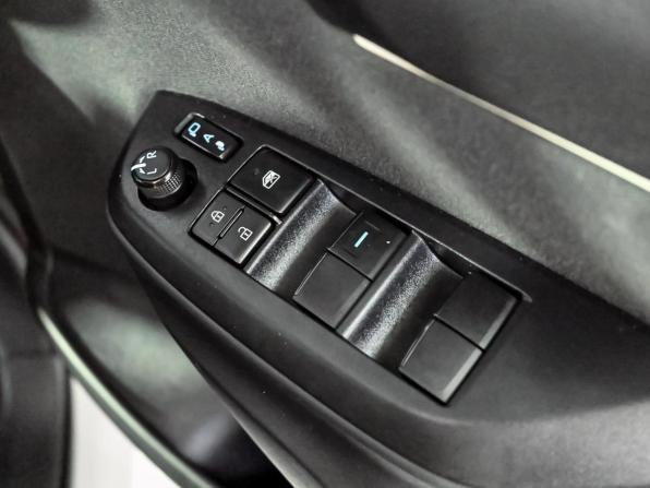 Toyota Yaris IV с пробегом 2021 года, цена 1 220 000 рублей, 146061 км, хэтчбек, Автокод Объявления
