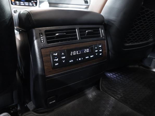 Toyota Land Cruiser 200 Series Рестайлинг 2 с пробегом 2019 года, цена 7 699 000 рублей, 93152 км, внедорожник, Автокод Объявления
