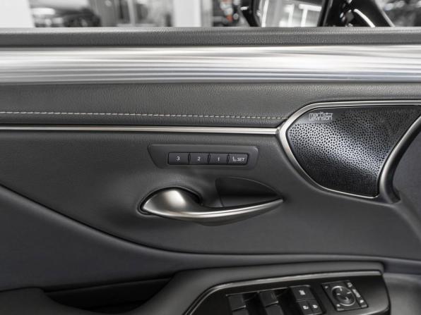 Lexus ES VII с пробегом 2020 года, цена 4 700 000 рублей, 91930 км, седан, Автокод Объявления
