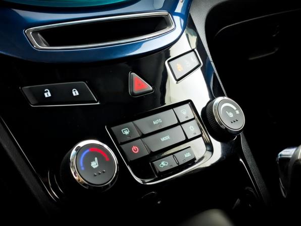 Chevrolet Orlando I с пробегом 2012 года, цена 990 000 рублей, 219107 км, компактвэн, Автокод Объявления