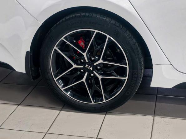 Kia Optima IV Рестайлинг с пробегом 2018 года, цена 2 099 900 рублей, 141000 км, седан, Автокод Объявления