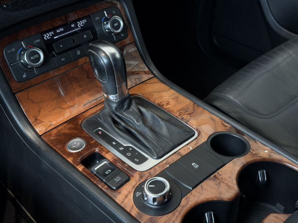 Volkswagen Touareg II с пробегом 2012 года, цена 1 600 000 рублей, 243008 км, внедорожник, Автокод Объявления