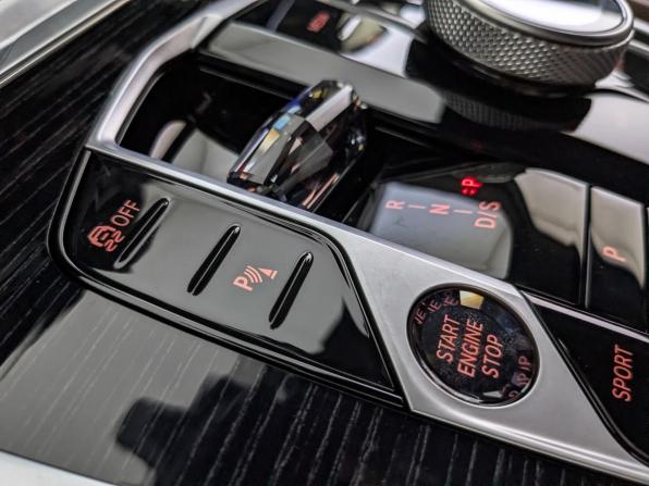 BMW X6 III (G06) Рестайлинг с пробегом 2025 года, цена 14 215 000 рублей, 6056 км, внедорожник, Автокод Объявления