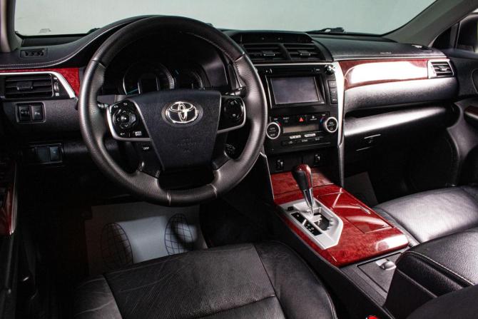 Toyota Camry VII (XV50) Рестайлинг с пробегом 2013 года, цена 1 699 000 рублей, 244378 км, седан, Автокод Объявления