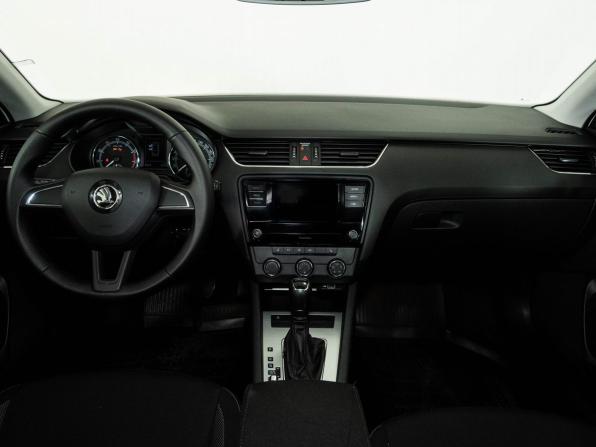 Skoda Octavia III (A7) Рестайлинг с пробегом 2019 года, цена 1 885 000 рублей, 84648 км, лифтбек, Автокод Объявления
