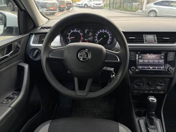 Skoda Rapid I Рестайлинг с пробегом 2019 года, цена 1 289 000 рублей, 105800 км, лифтбек, Автокод Объявления