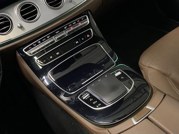 Mercedes-Benz E-Класс V (W213 S213 C238) Рестайлинг с пробегом 2021 года, цена 3 570 000 рублей, 55211 км, седан, Автокод Объявления