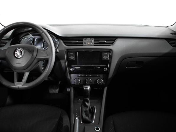Skoda Octavia III (A7) Рестайлинг с пробегом 2017 года, цена 1 137 000 рублей, 209207 км, лифтбек, Автокод Объявления