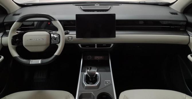 JETOUR DASHING I с пробегом 2024 года, цена 1 922 000 рублей, 30663 км, внедорожник, Автокод Объявления