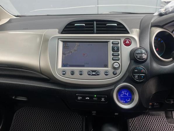 Honda Fit II с пробегом 2011 года, цена 690 000 рублей, 235000 км, хэтчбек, Автокод Объявления