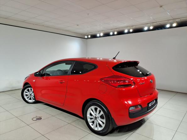 Kia Ceed II Рестайлинг с пробегом 2016 года, цена 1 449 000 рублей, 118753 км, хэтчбек, Автокод Объявления
