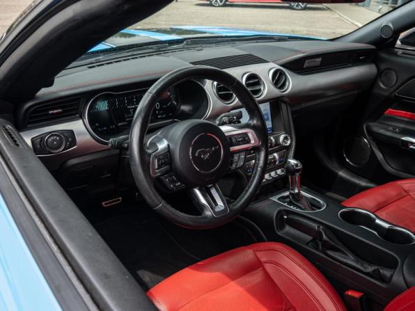 Ford Mustang VI Рестайлинг с пробегом 2022 года, цена 4 100 000 рублей, 32467 км, кабриолет, Автокод Объявления