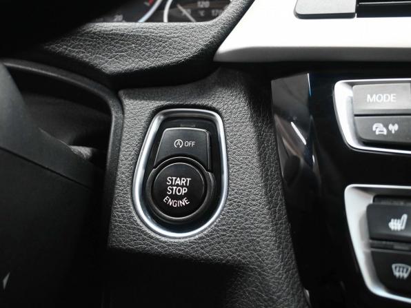 BMW 3 серии VI (F3x) Рестайлинг с пробегом 2015 года, цена 1 929 900 рублей, 95124 км, седан, Автокод Объявления