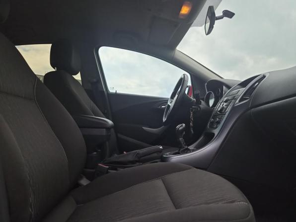 Opel Astra J Рестайлинг с пробегом 2012 года, цена 830 000 рублей, 109343 км, седан, Автокод Объявления