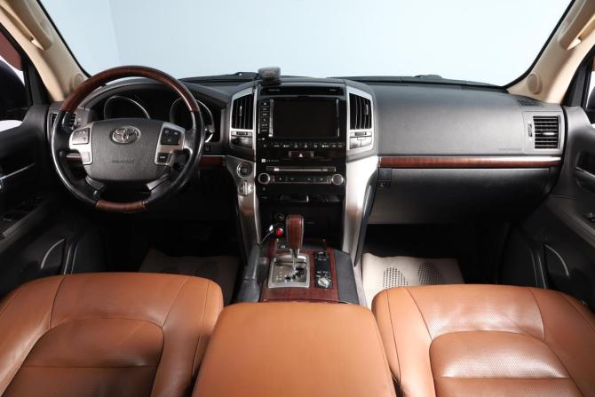 Toyota Land Cruiser 200 Series Рестайлинг 1 с пробегом 2015 года, цена 4 399 000 рублей, 375000 км, внедорожник, Автокод Объявления