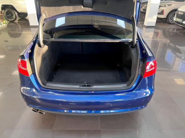 Audi A4 IV (B8) Рестайлинг с пробегом 2015 года, цена 1 150 000 рублей, 288058 км, седан, Автокод Объявления