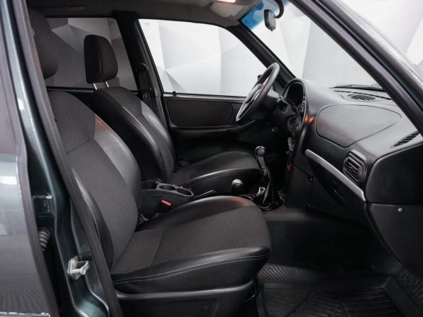 Chevrolet Niva I Рестайлинг с пробегом 2015 года, цена 664 000 рублей, 126377 км, внедорожник, Автокод Объявления