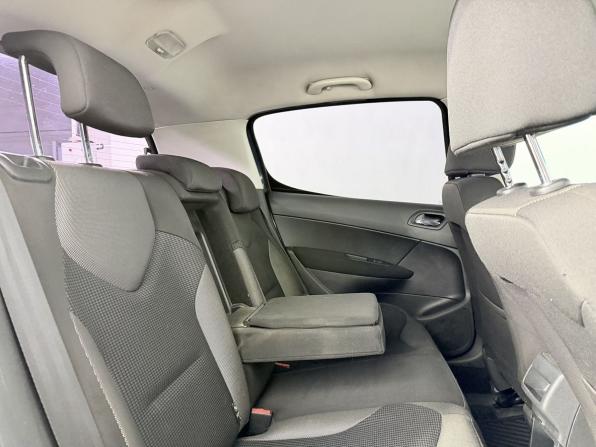 Peugeot 308 I Рестайлинг с пробегом 2012 года, цена 579 000 рублей, 376000 км, хэтчбек, Автокод Объявления