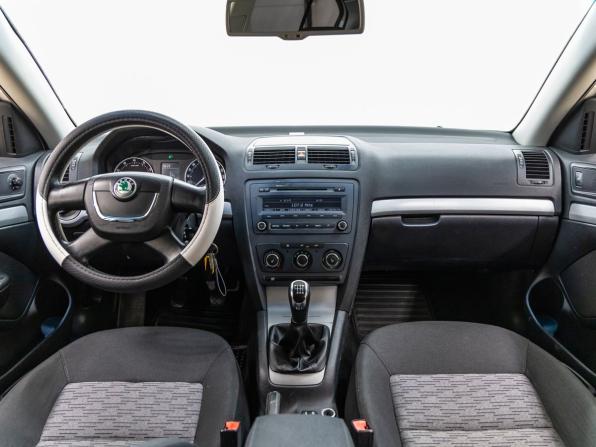 Skoda Octavia II (A5) Рестайлинг с пробегом 2012 года, цена 998 000 рублей, 143374 км, лифтбек, Автокод Объявления