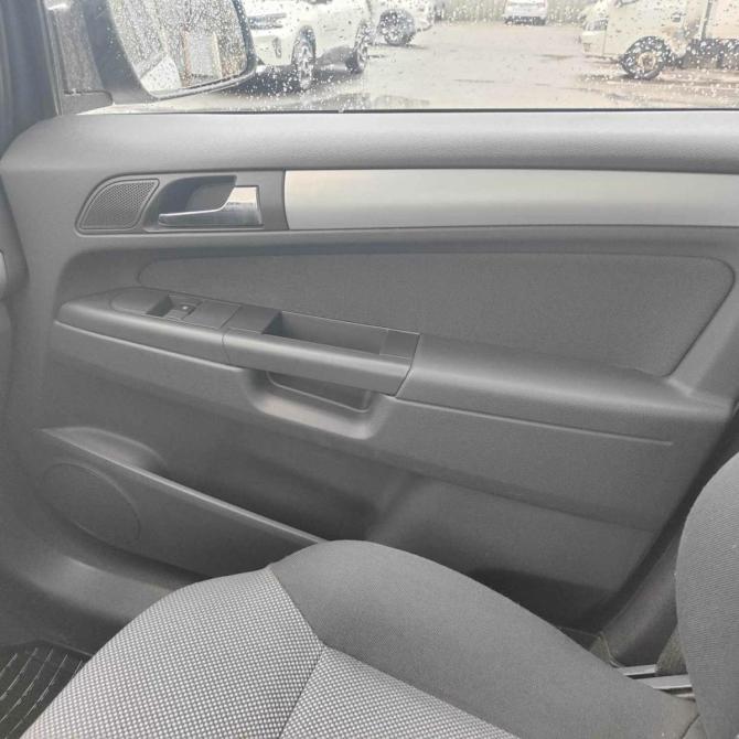 Opel Zafira B Рестайлинг Санкт-Петербург  - изображение 21