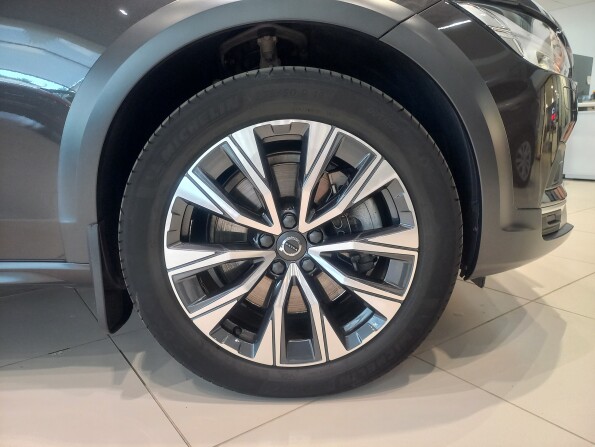 Volvo V90 Cross Country I Рестайлинг с пробегом 2020 года, цена 4 592 000 рублей, 44840 км, универсал, Автокод Объявления
