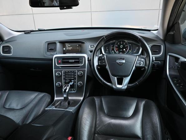 Volvo V60 I Рестайлинг с пробегом 2013 года, цена 1 339 000 рублей, 120094 км, универсал, Автокод Объявления