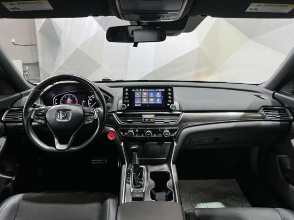 Honda Accord X Рестайлинг с пробегом 2021 года, цена 2 400 000 рублей, 79980 км, седан, Автокод Объявления