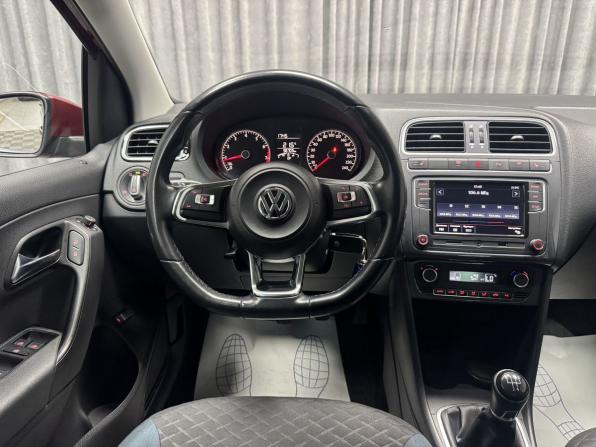 Volkswagen Polo V Рестайлинг с пробегом 2019 года, цена 1 330 000 рублей, 96703 км, седан, Автокод Объявления