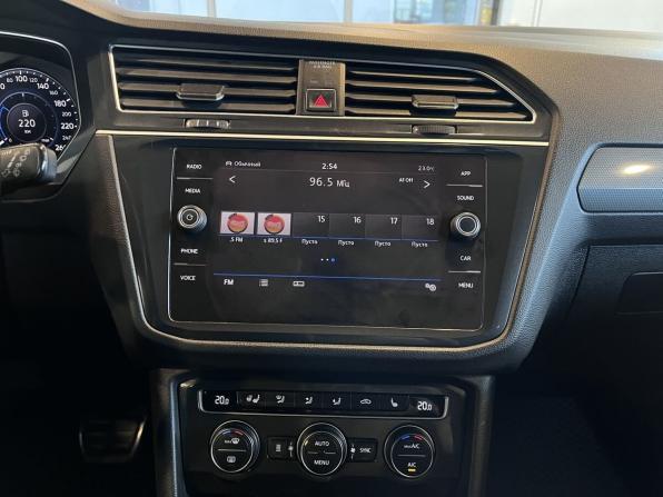 Volkswagen Tiguan II с пробегом 2018 года, цена 2 744 000 рублей, 151150 км, внедорожник, Автокод Объявления