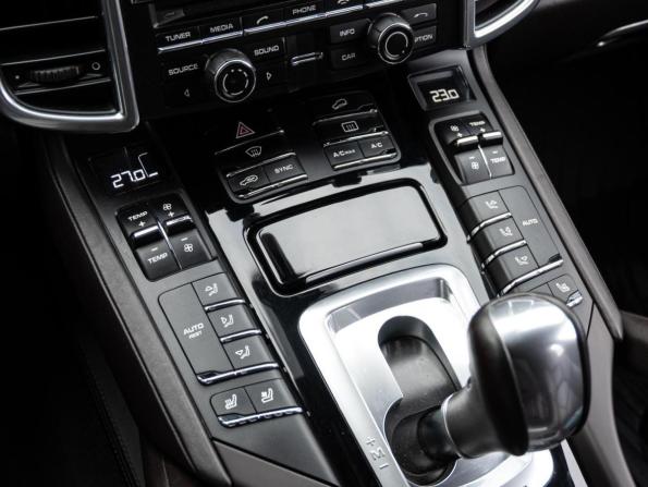 Porsche Cayenne II Рестайлинг (958) с пробегом 2015 года, цена 3 700 000 рублей, 176565 км, внедорожник, Автокод Объявления