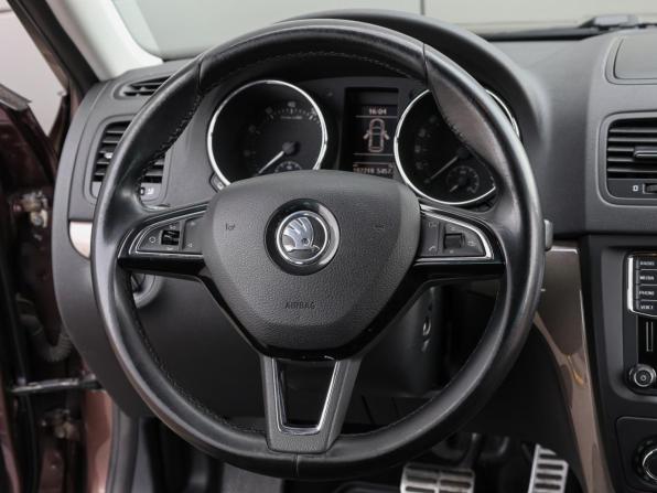 Skoda Yeti I Рестайлинг с пробегом 2014 года, цена 1 398 000 рублей, 102161 км, внедорожник, Автокод Объявления