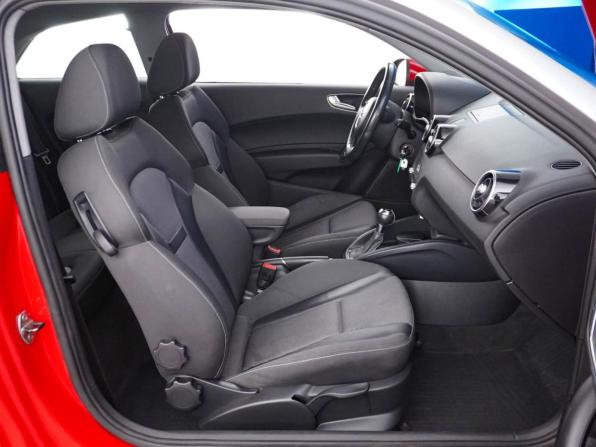 Audi A1 I (8X) с пробегом 2011 года, цена 975 444 рубля, 94312 км, хэтчбек, Автокод Объявления