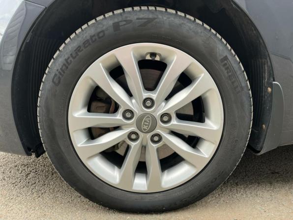 Kia Ceed II Рестайлинг с пробегом 2017 года, цена 1 384 732 рубля, 143316 км, универсал, Автокод Объявления