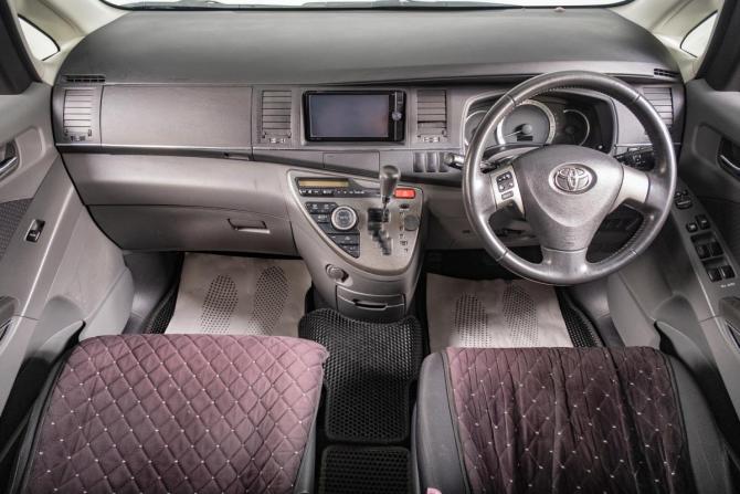 Toyota ISis I Рестайлинг с пробегом 2010 года, цена 1 209 000 рублей, 158200 км, компактвэн, Автокод Объявления