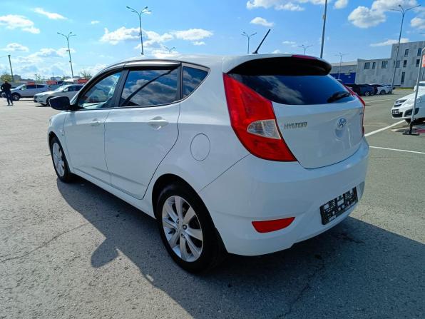 Hyundai Solaris I Рестайлинг с пробегом 2014 года, цена 799 995 рублей, 121333 км, хэтчбек, Автокод Объявления