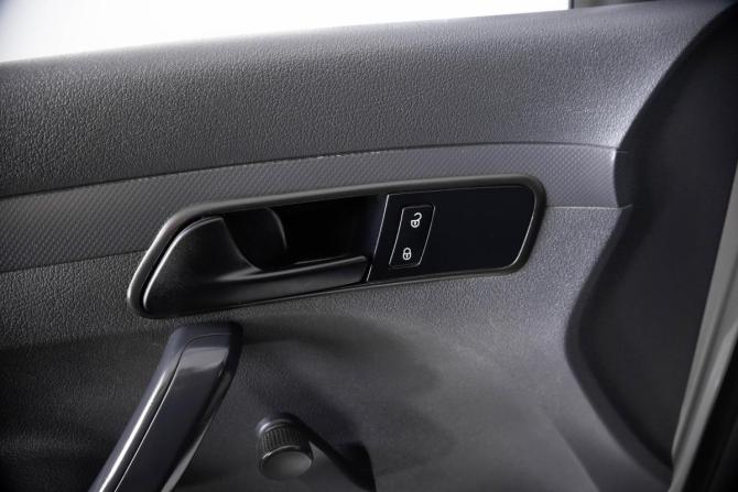 Volkswagen Caddy III Рестайлинг с пробегом 2013 года, цена 739 000 рублей, 240258 км, фургон, Автокод Объявления
