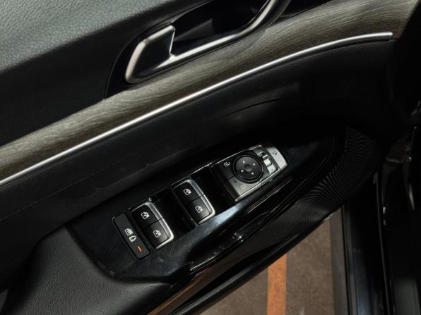 Kia K5 III с пробегом 2021 года, цена 2 350 000 рублей, 117500 км, седан, Автокод Объявления