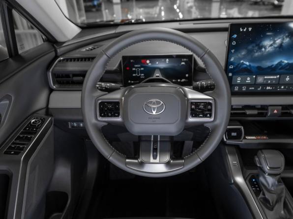 Toyota RAV4 VI (XA60) с пробегом 2026 года, цена 4 100 000 рублей, 11 км, внедорожник, Автокод Объявления