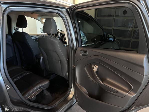 Ford Kuga II Рестайлинг с пробегом 2018 года, цена 1 650 000 рублей, 76500 км, внедорожник, Автокод Объявления