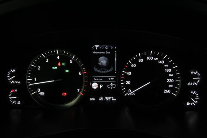 Lexus LX III Рестайлинг 2 с пробегом 2018 года, цена 8 700 000 рублей, 161000 км, внедорожник, Автокод Объявления