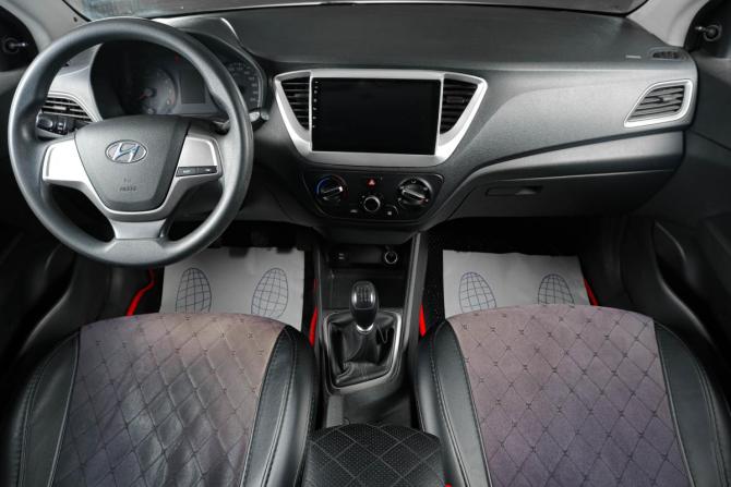 Hyundai Solaris II с пробегом 2018 года, цена 859 000 рублей, 164746 км, седан, Автокод Объявления