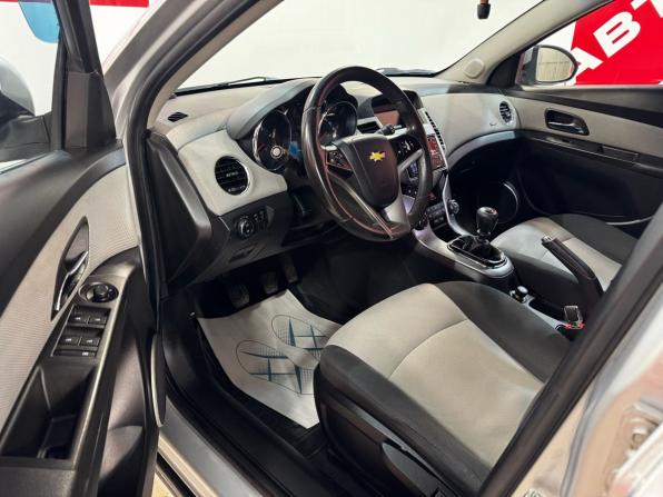 Chevrolet Cruze I Рестайлинг с пробегом 2012 года, цена 899 000 рублей, 93542 км, хэтчбек, Автокод Объявления