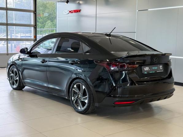 Hyundai Solaris II Рестайлинг с пробегом 2021 года, цена 1 345 000 рублей, 164053 км, седан, Автокод Объявления