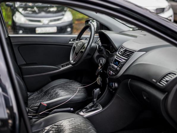 Hyundai Solaris I Рестайлинг с пробегом 2015 года, цена 999 000 рублей, 126742 км, седан, Автокод Объявления